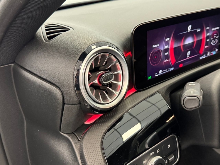 Mercedes Clase A A200D AMG 4MATIC foto 17