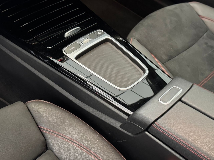 Mercedes Clase A A200D AMG 4MATIC foto 26