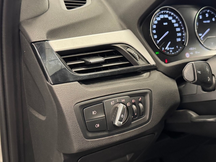 BMW X1 SDRIVE 18D foto 18