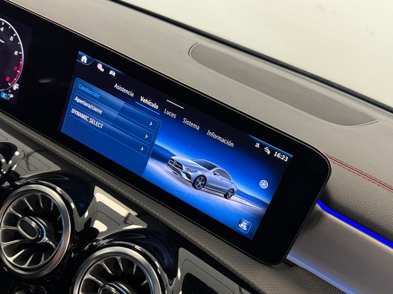 Mercedes CLA 200 AMG LINE  miniatura 35
