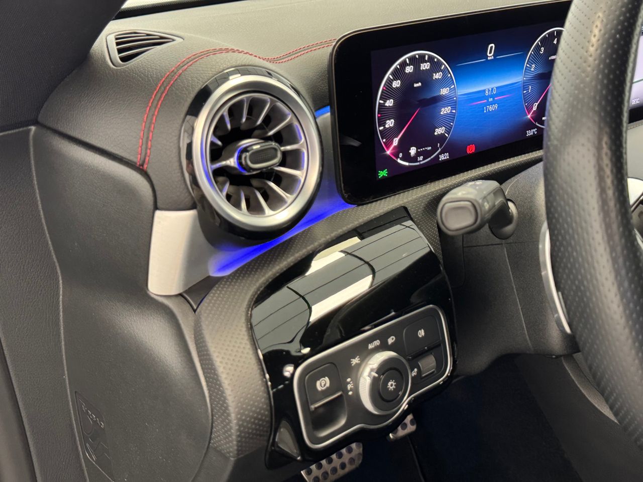Mercedes CLA 200 AMG LINE  foto 18