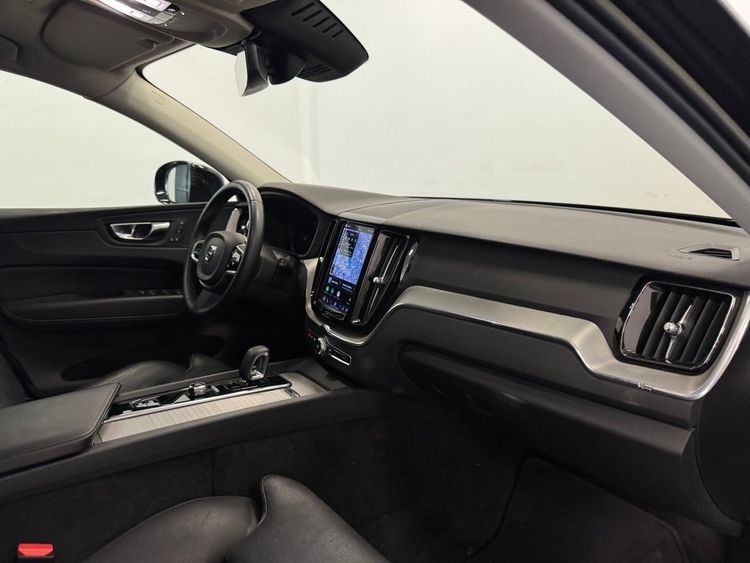 Volvo XC60 B4 D PLUS DARK AUTO foto 19