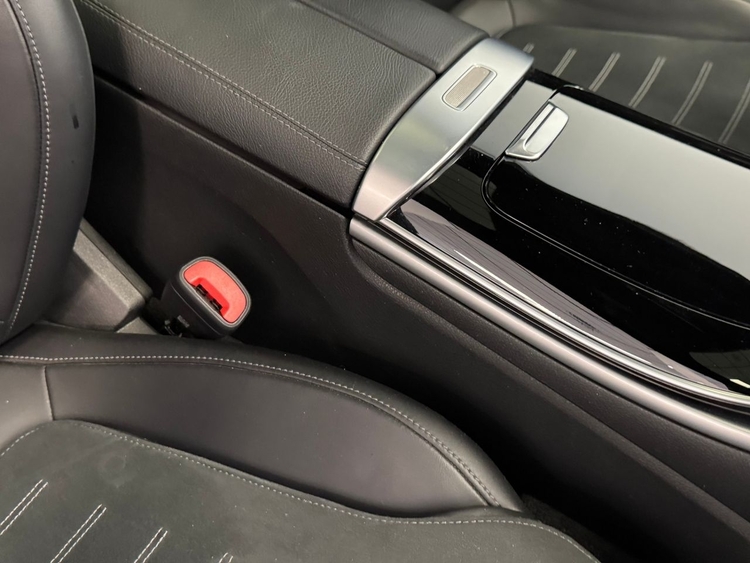 Mercedes Clase C 300 E AMG LINE foto 40
