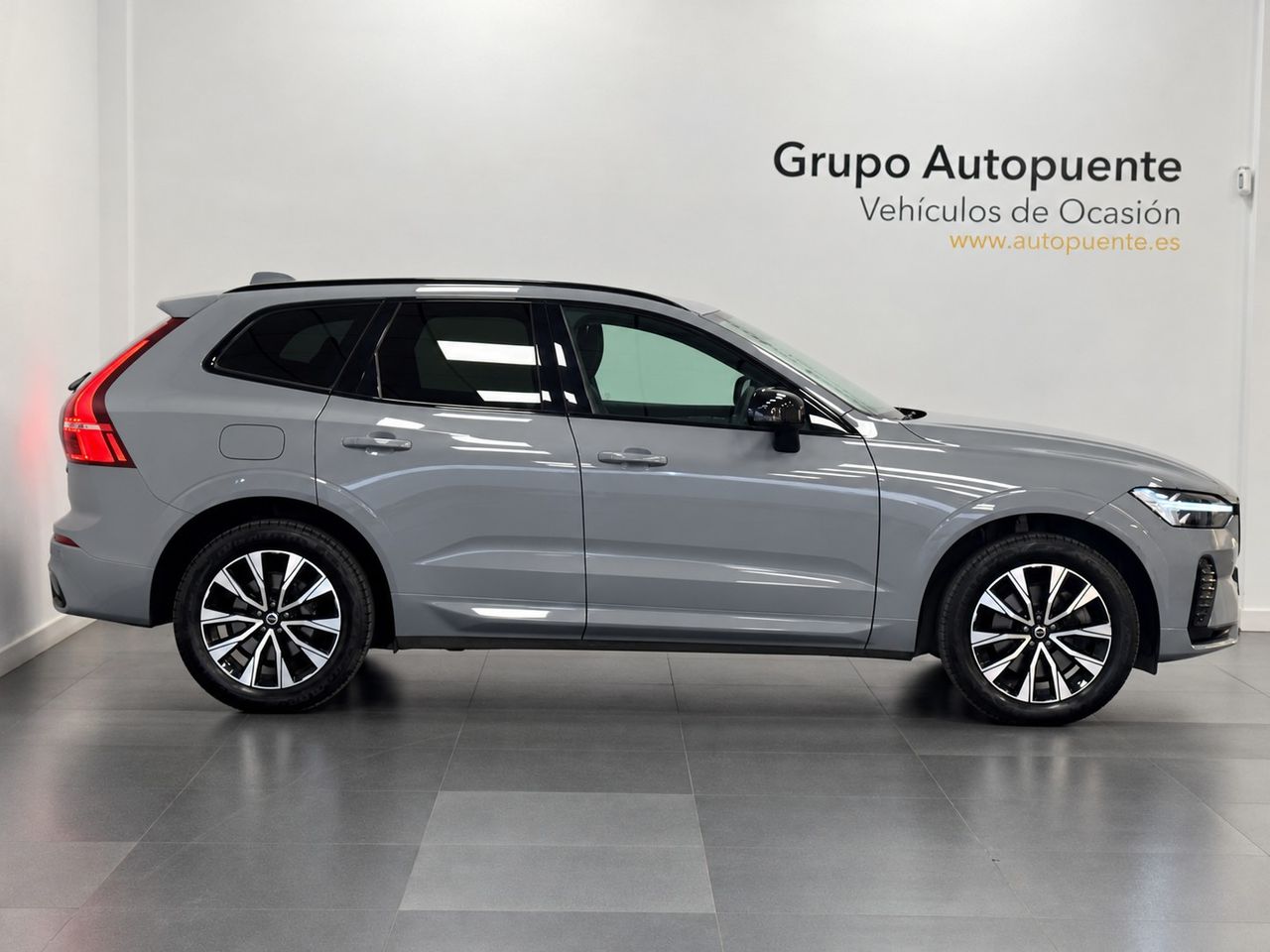 Volvo XC60 B4 D PLUS DARK AUTO miniatura 3