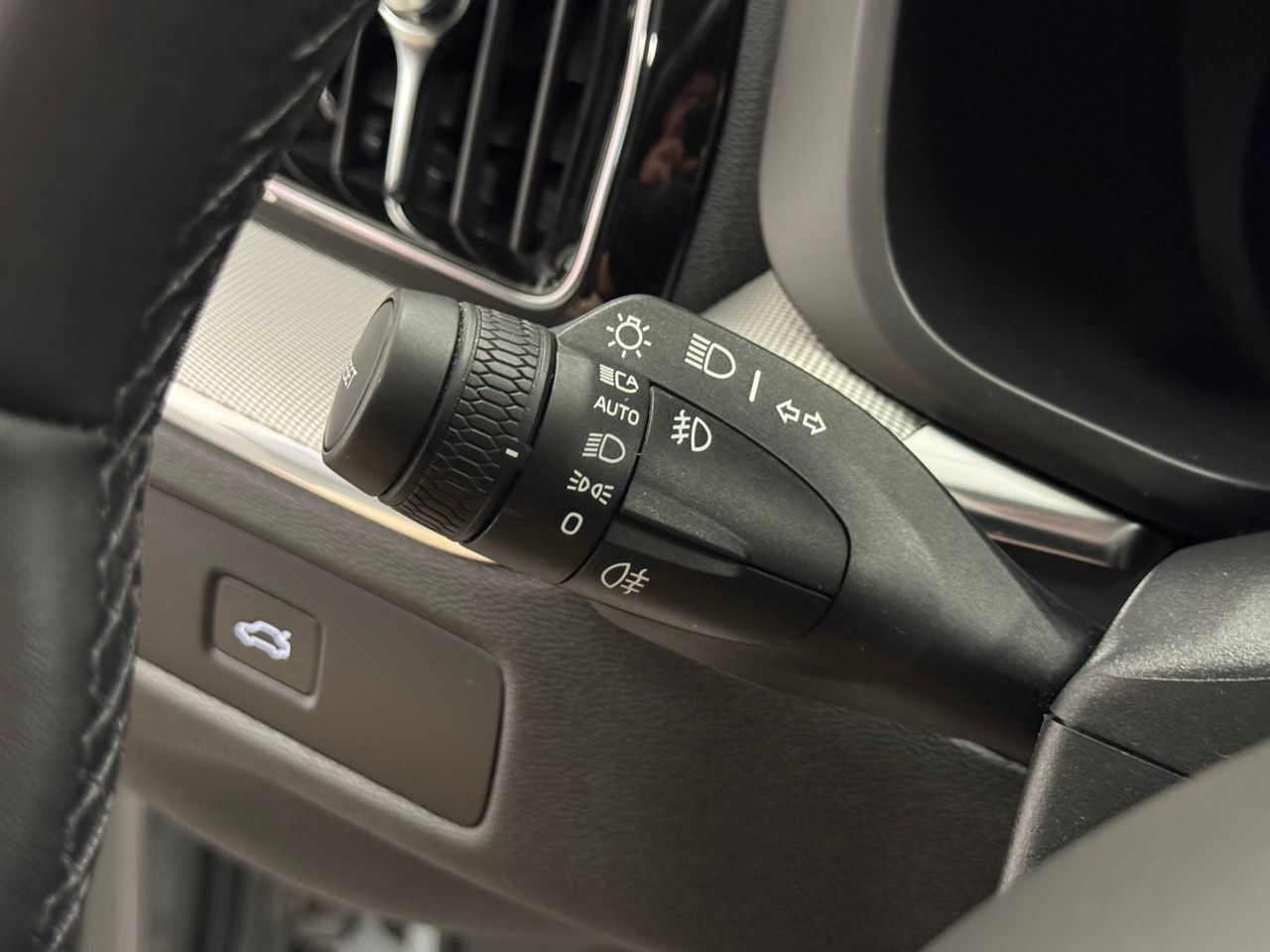 Volvo XC60 B4 D PLUS DARK AUTO miniatura 19