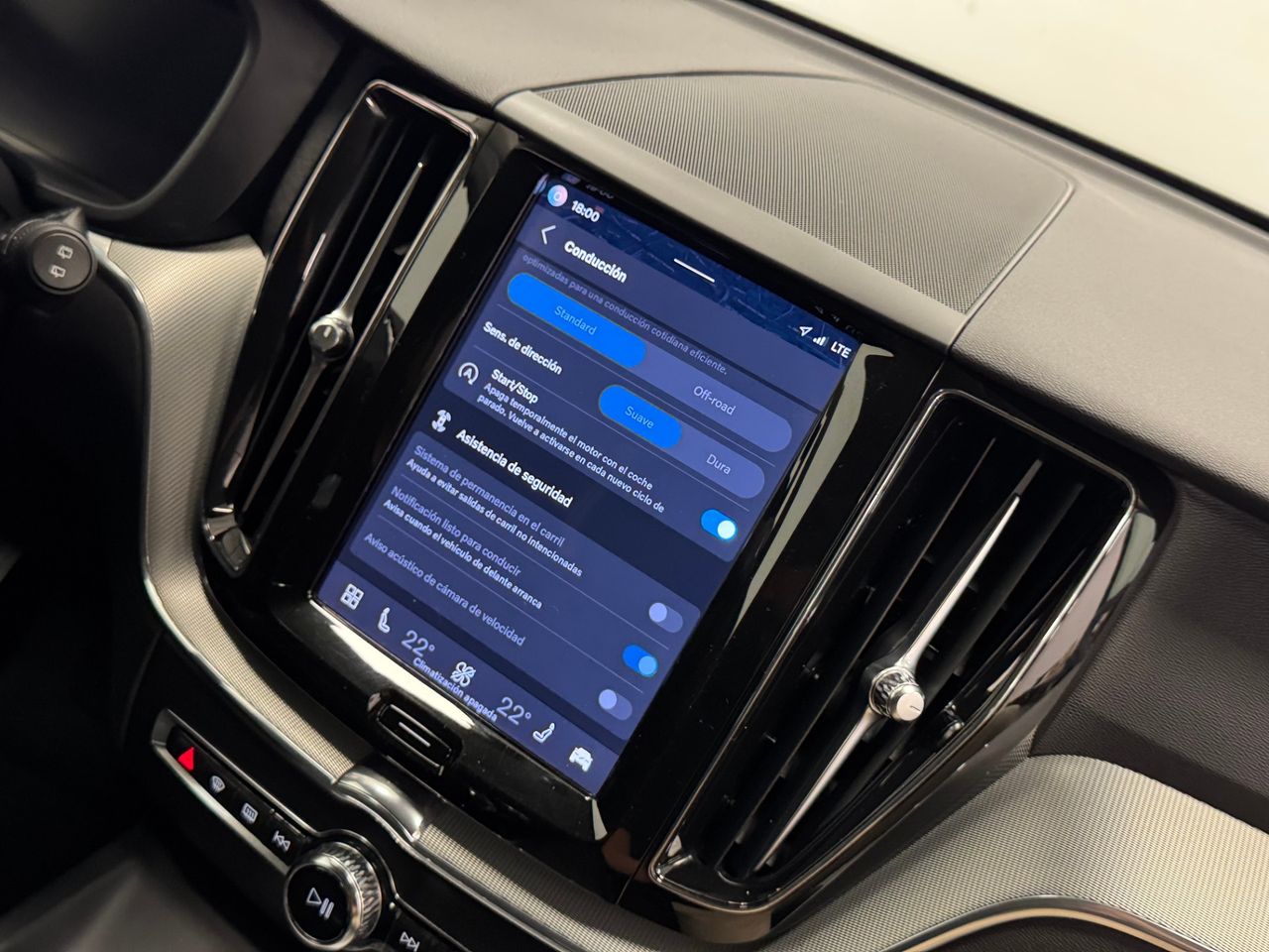 Volvo XC60 B4 D PLUS DARK AUTO foto 33