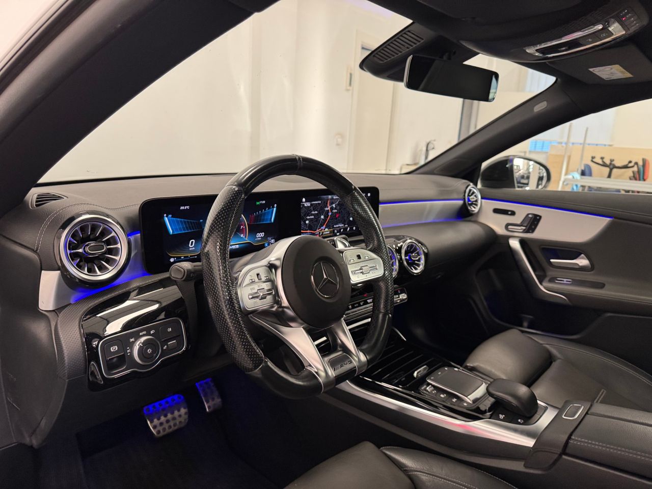 Mercedes CLA 35 AMG miniatura 13