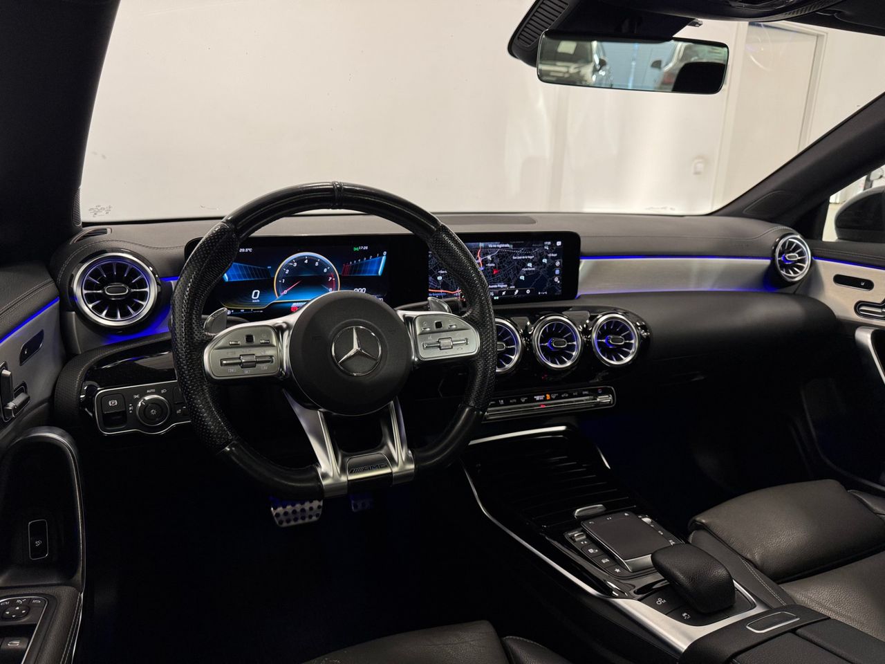 Mercedes CLA 35 AMG miniatura 9