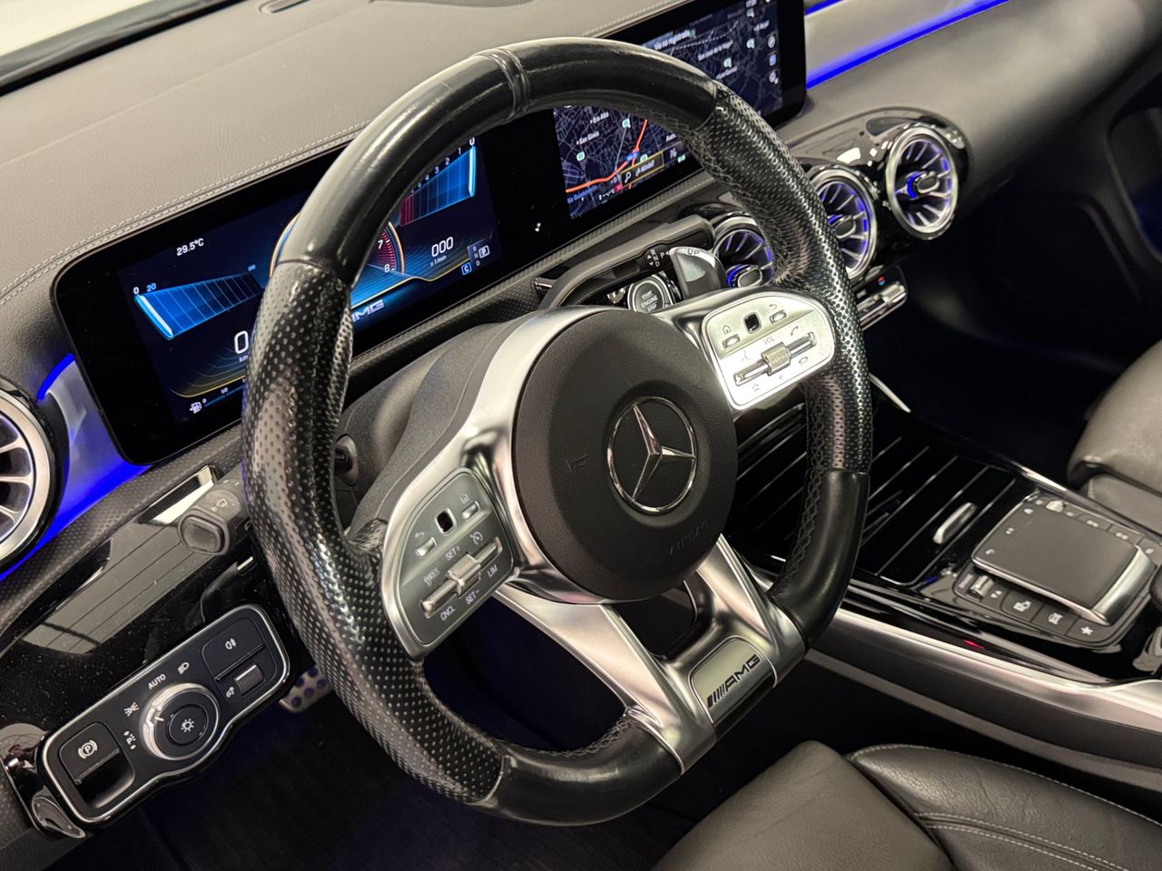 Mercedes CLA 35 AMG foto 18