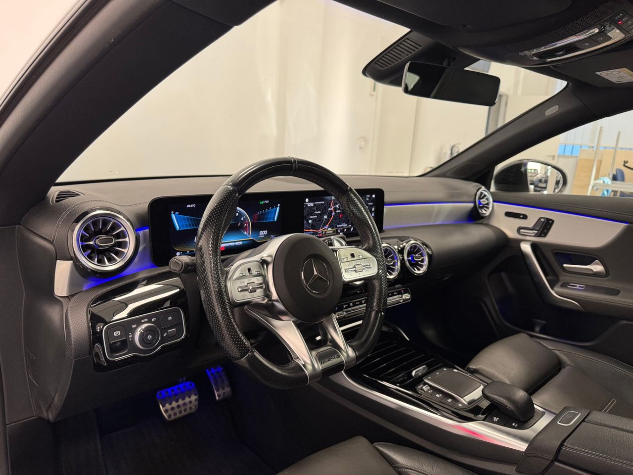 Mercedes CLA 35 AMG foto 8