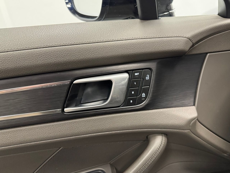 Porsche Panamera 4 E-HYBRID PLATINUM EDITION foto 13