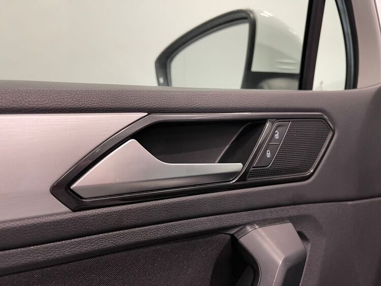 Volkswagen Tiguan R LINE foto 16