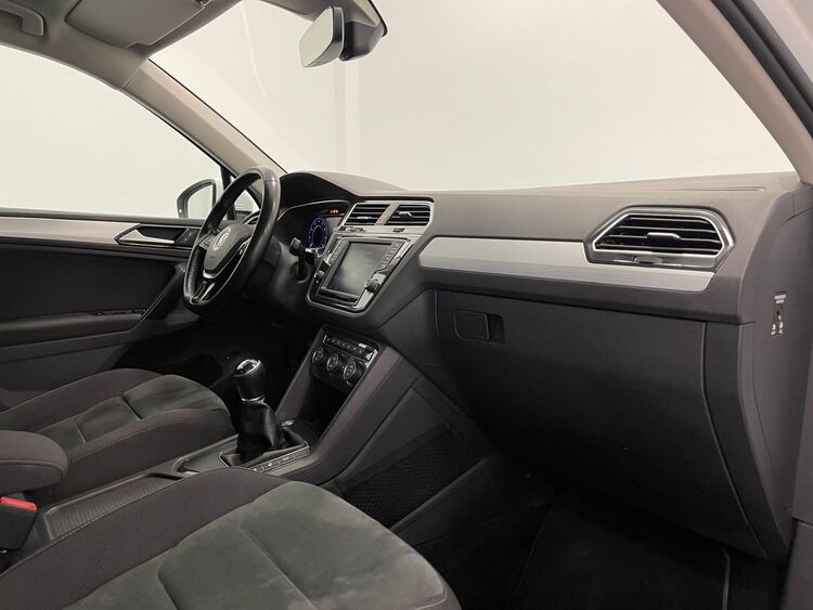 Volkswagen Tiguan R LINE foto 29