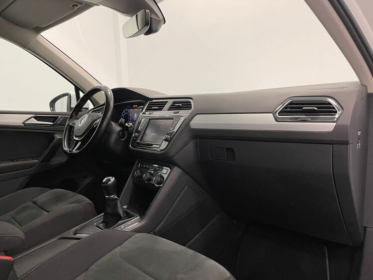 Volkswagen Tiguan R LINE foto 31