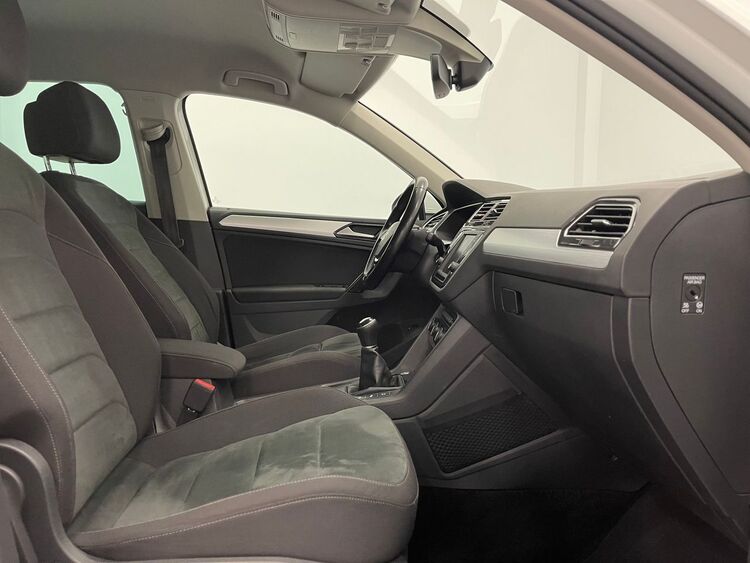 Volkswagen Tiguan R LINE foto 32