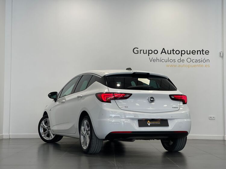 Opel Astra Dynamic foto 5