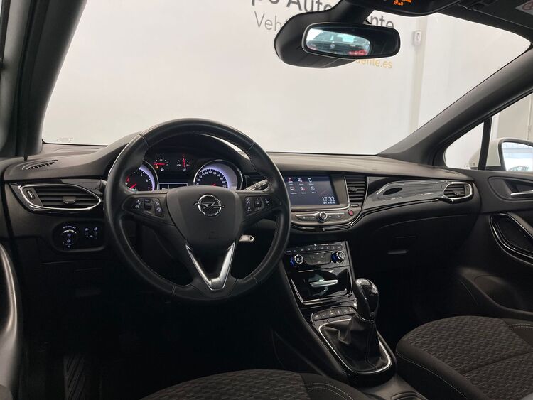 Opel Astra Dynamic foto 8
