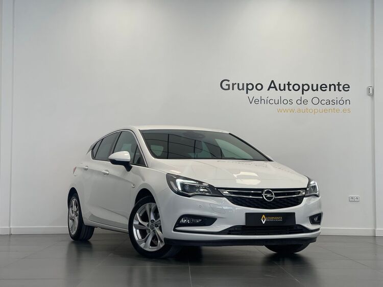 Opel Astra Dynamic foto 2