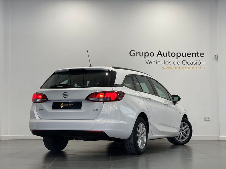 Opel Astra SPORTS TOURER foto 4