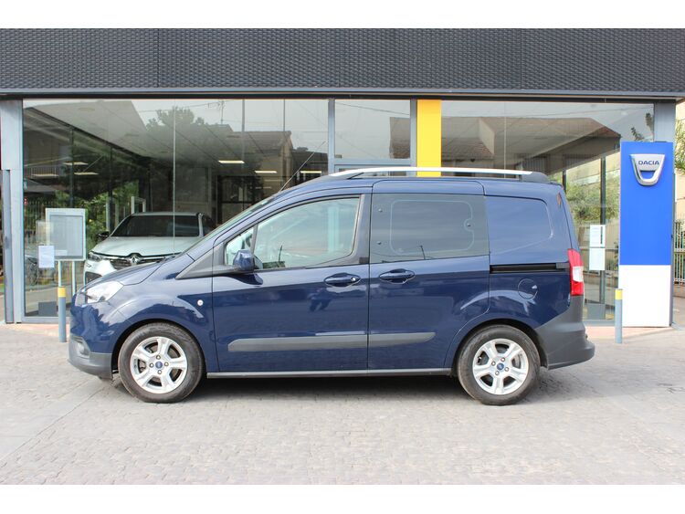 Ford Transit Courier  foto 3