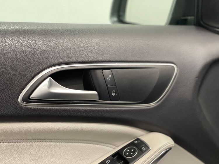 Mercedes GLA URBAN foto 16