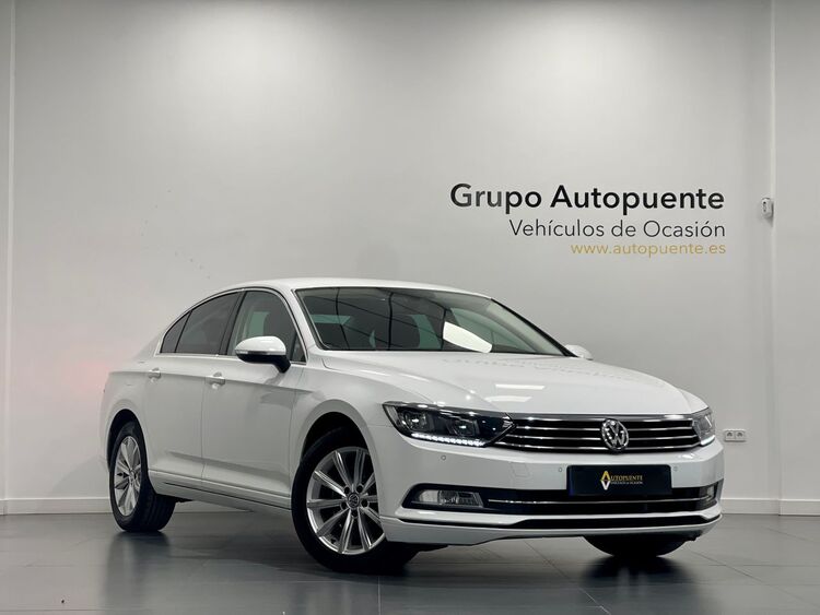 Volkswagen Passat Advance foto 2