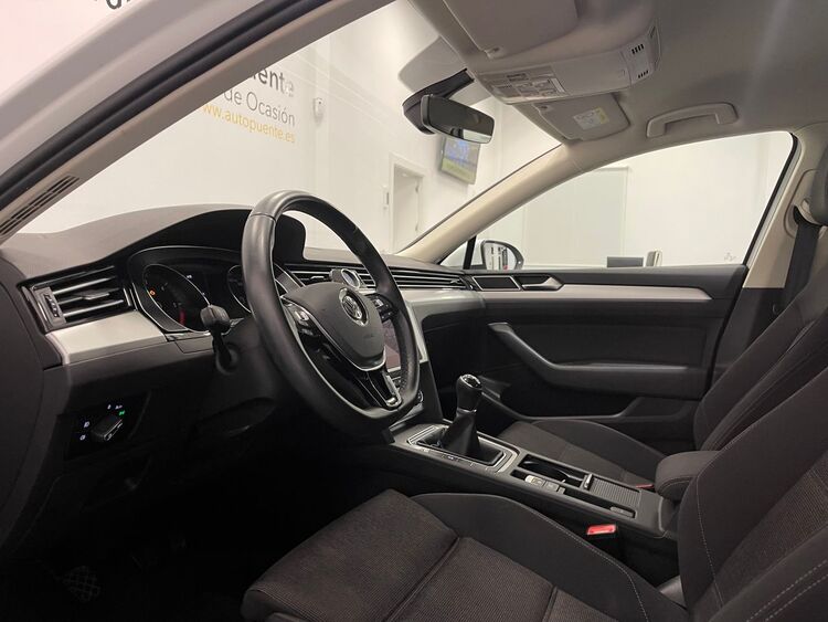 Volkswagen Passat Advance foto 15