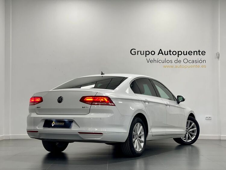 Volkswagen Passat Advance foto 4
