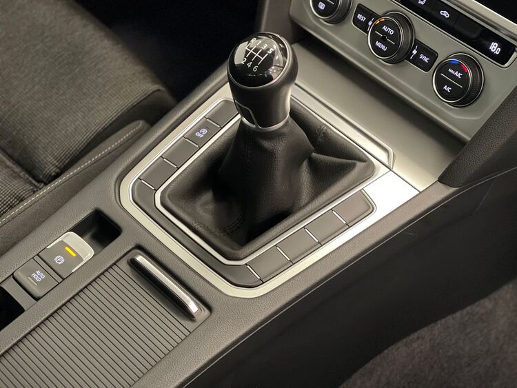Volkswagen Passat Advance foto 42