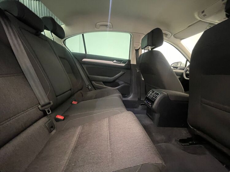 Volkswagen Passat Advance foto 47