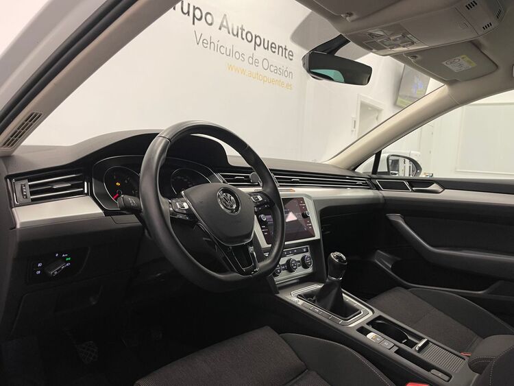 Volkswagen Passat Advance foto 8
