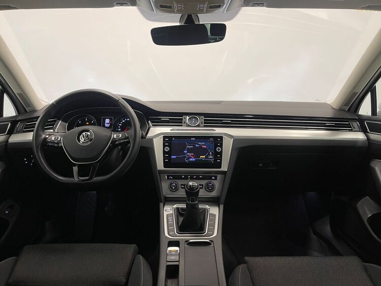 Volkswagen Passat Advance foto 10