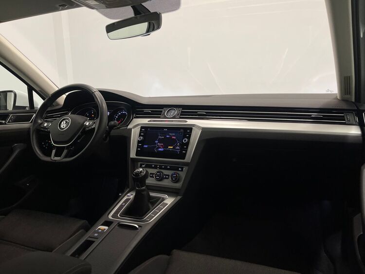 Volkswagen Passat Advance foto 11