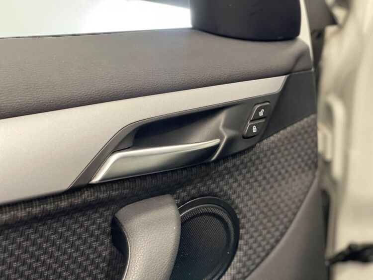 BMW X1 SDRIVE 18D foto 18