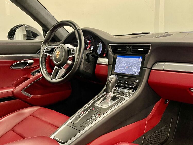 Porsche 911 Carrera 4 foto 10