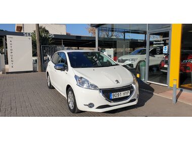 Peugeot - 208
