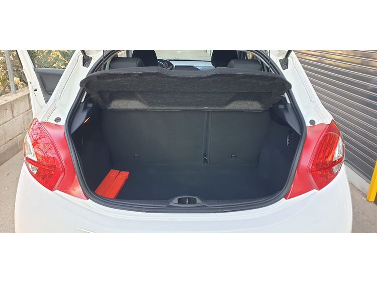Peugeot 208 Style foto 10