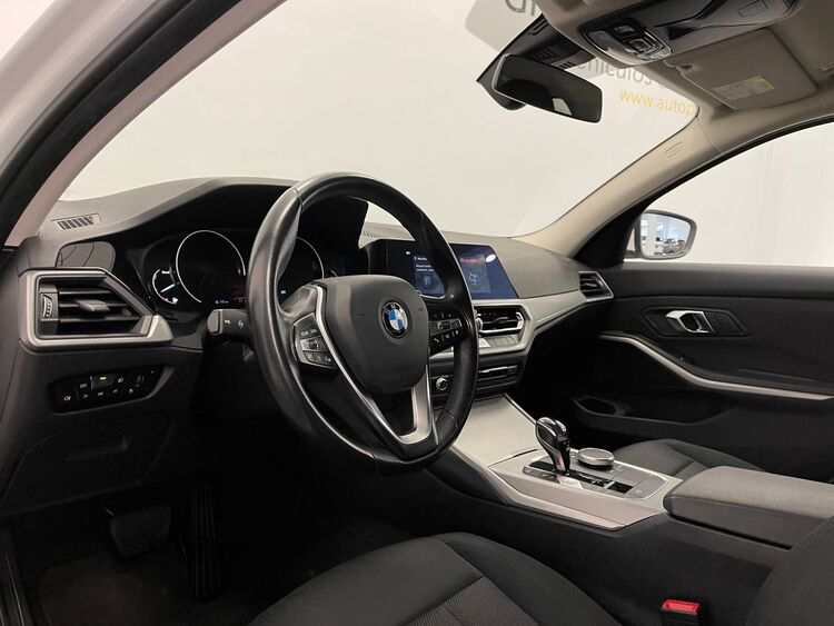 BMW Serie 3 320D foto 14