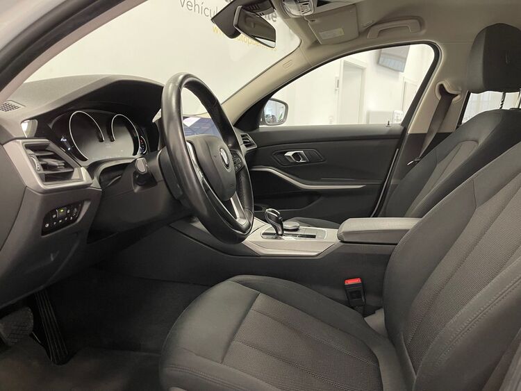 BMW Serie 3 320D foto 16