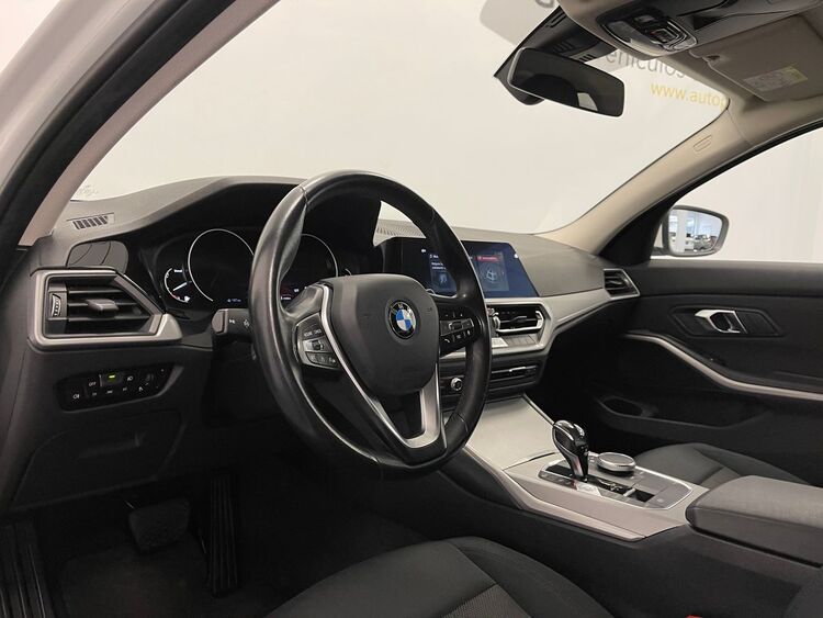 BMW Serie 3 320D foto 8