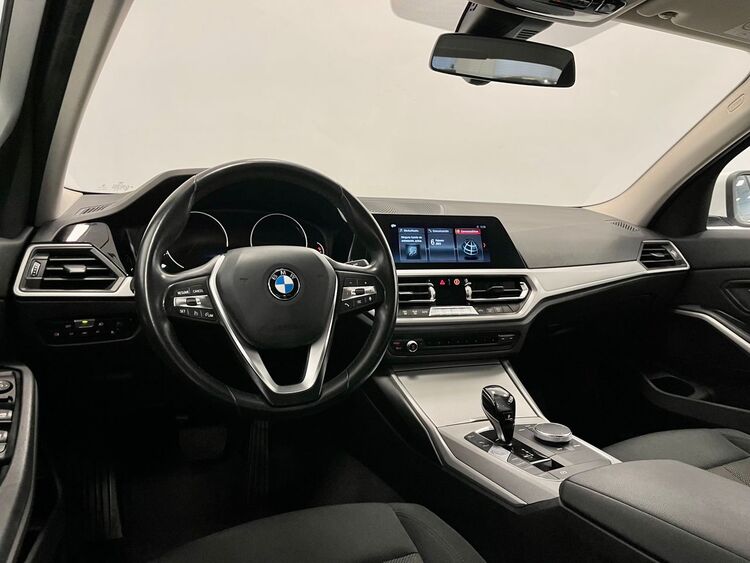 BMW Serie 3 320D foto 9