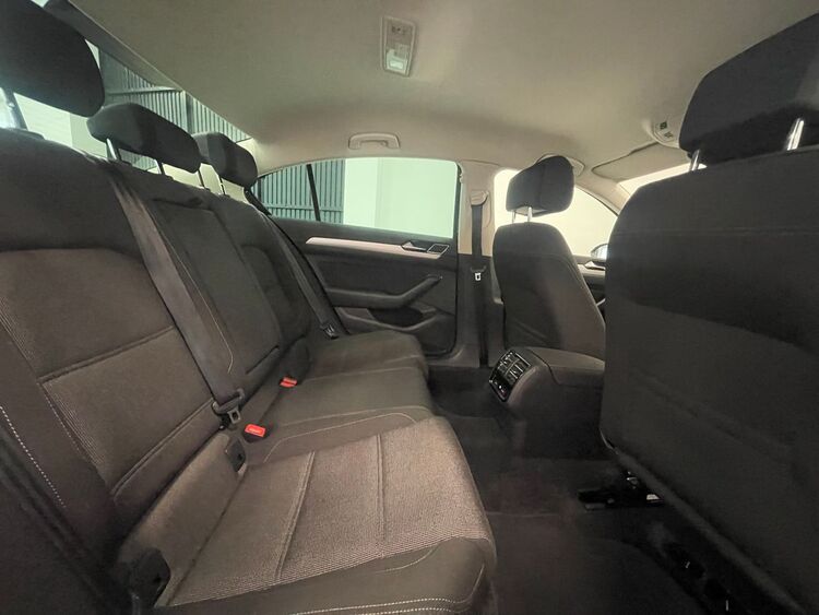 Volkswagen Passat ADVANCE foto 46