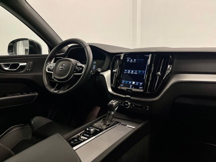 Volvo XC-60 R DESING foto 13