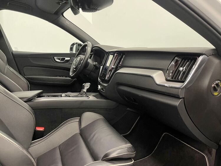 Volvo XC-60 R DESING foto 14