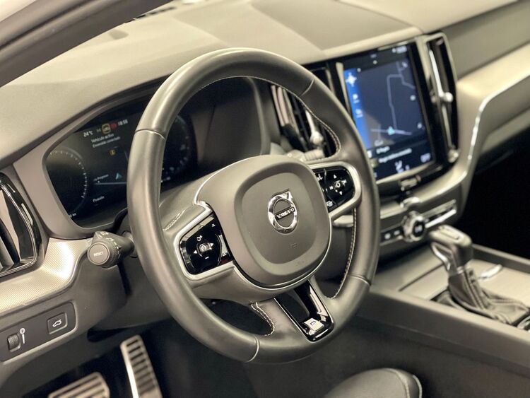 Volvo XC-60 R DESING foto 19