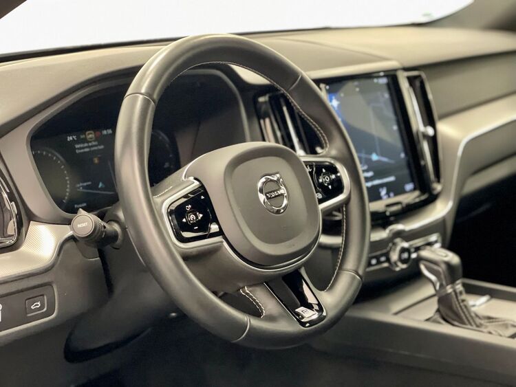 Volvo XC-60 R DESING foto 22