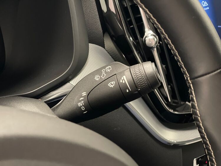 Volvo XC-60 R DESING foto 29