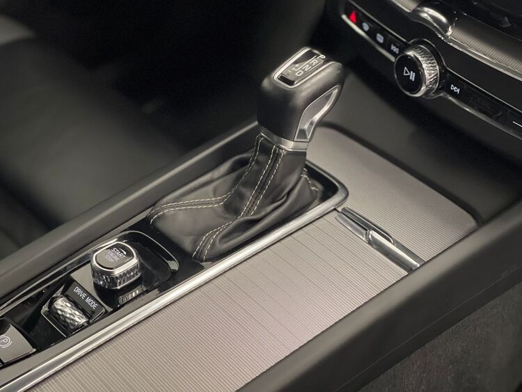 Volvo XC-60 R DESING foto 35