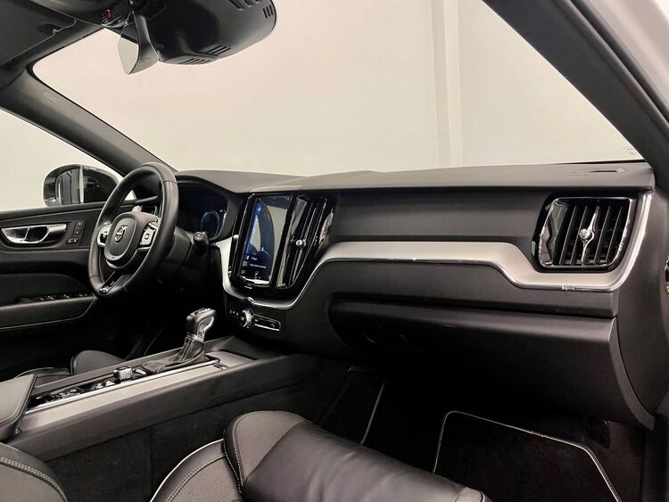 Volvo XC-60 R DESING foto 37