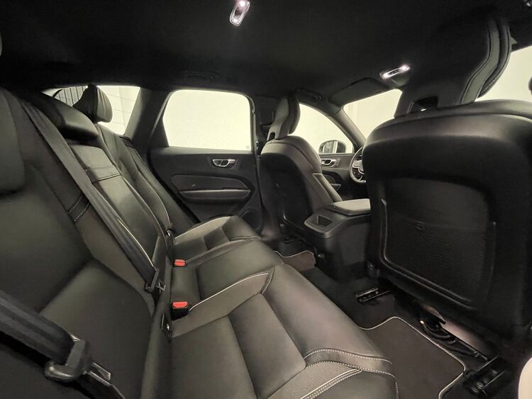 Volvo XC-60 R DESING foto 44